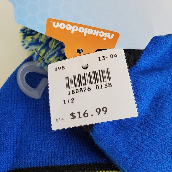 Nickelodeon PAW Patrol beanie and mittens set NWT - Picture 9 of 10